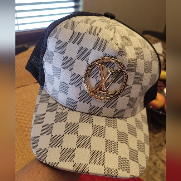 Louis Vuitton Black Mesh Cap - Picture 11 of 11